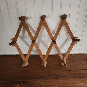 Vintage Wooden Accordion Wall Rack Expandable Peg Coat Hat Towel Holder Rustic